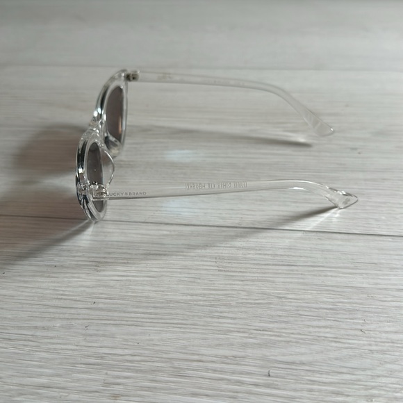 Lucky brand women’s sunglasses - Picture 3 of 4